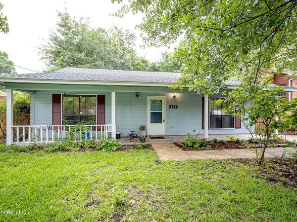 2713 N 6th Street, Ocean Springs, MS 39564