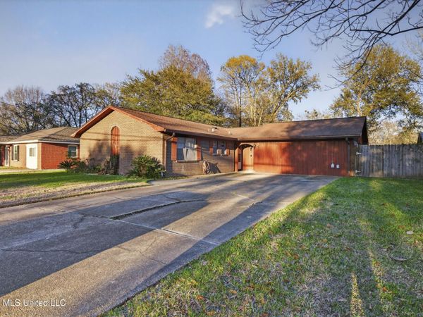 109 Stennis Avenue, Ocean Springs, MS 39564