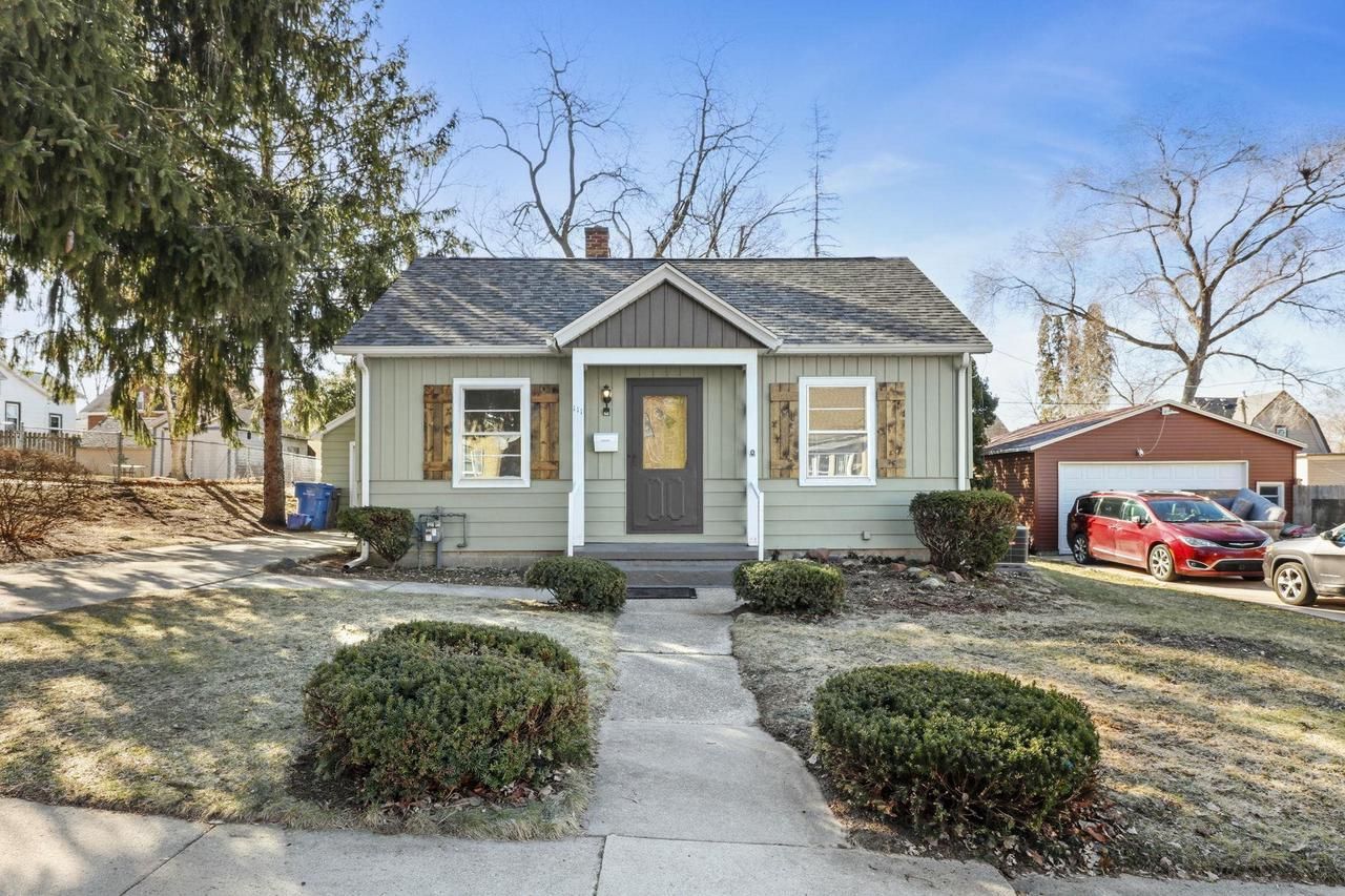 111 E Green Street, Watertown, WI 53098 Main Photo