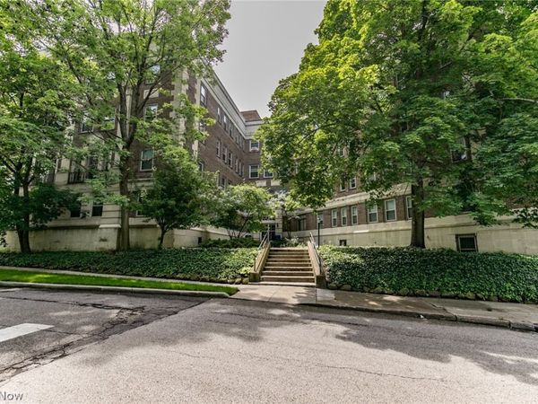 2330 Euclid Heights Boulevard , Unit 105, Cleveland Heights, OH 44106