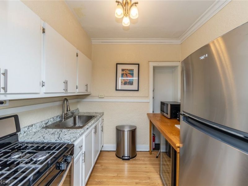 2330 Euclid Heights Boulevard, Unit 105, Cleveland Heights, OH 44106 Photo 11