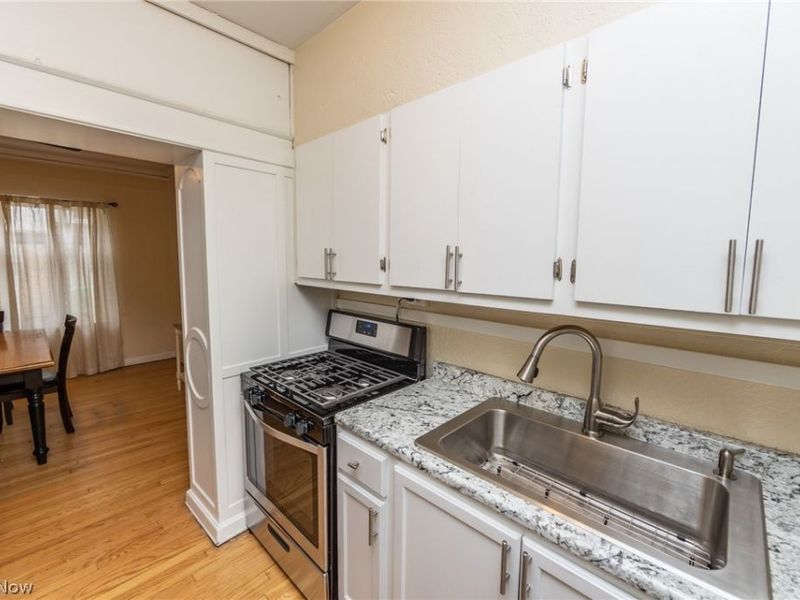 2330 Euclid Heights Boulevard, Unit 105, Cleveland Heights, OH 44106 Photo 12