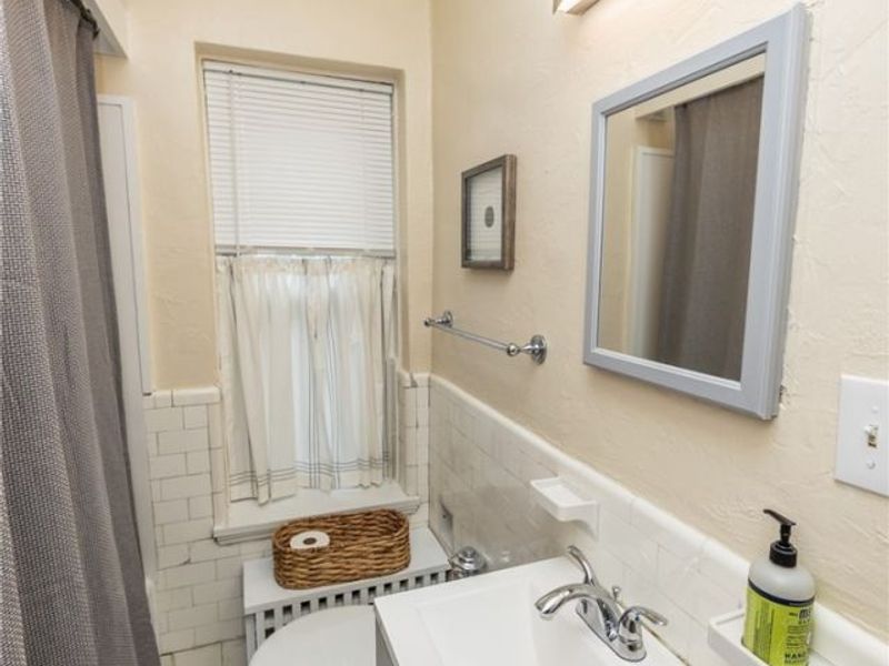 2330 Euclid Heights Boulevard, Unit 105, Cleveland Heights, OH 44106 Photo 16