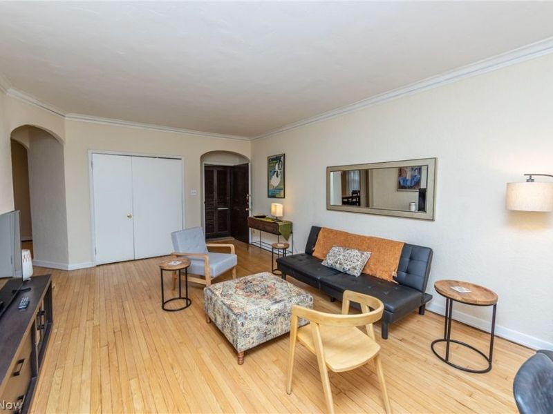 2330 Euclid Heights Boulevard, Unit 105, Cleveland Heights, OH 44106 Photo 4