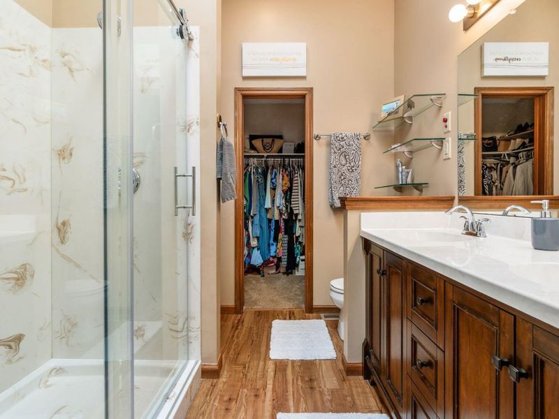 703 Suntree Drive , Westerville, OH 43081 Photo 16