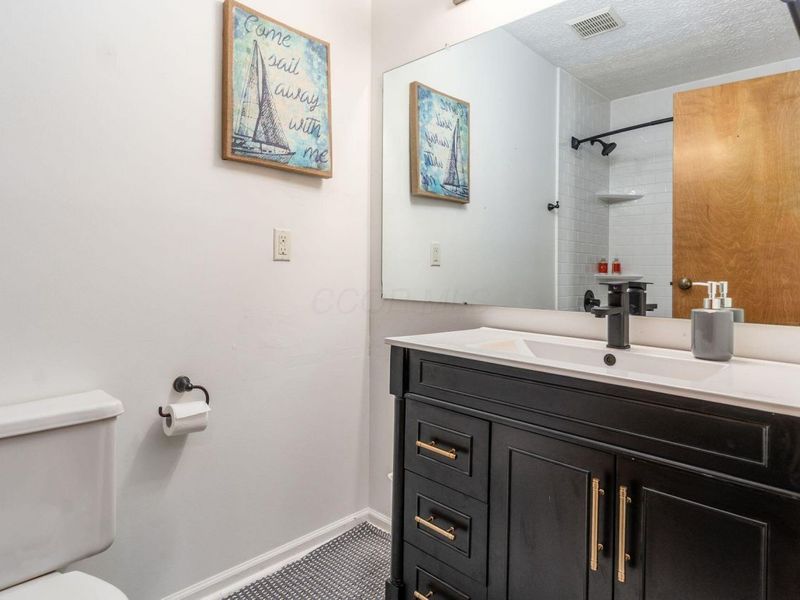 703 Suntree Drive , Westerville, OH 43081 Photo 20