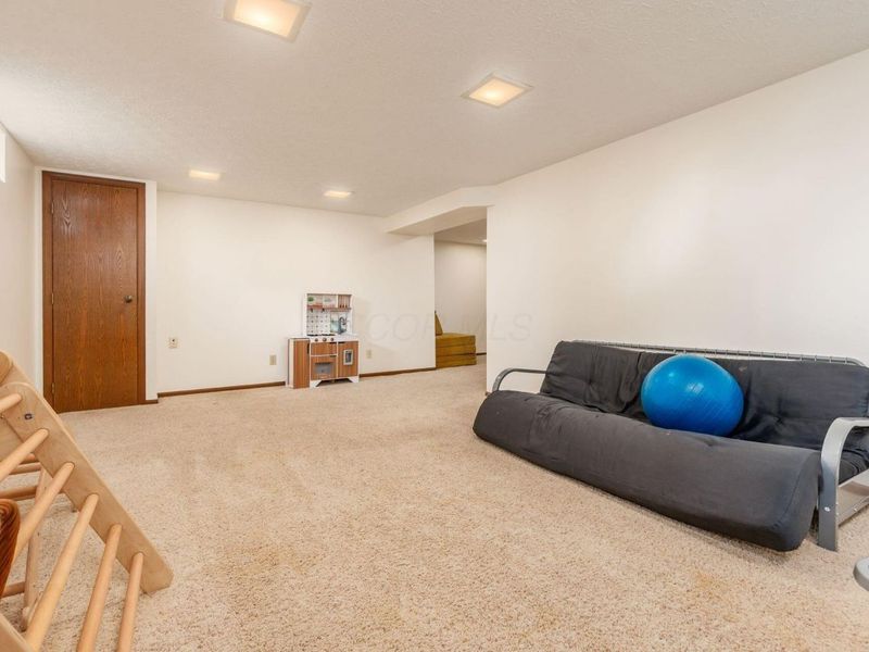 703 Suntree Drive , Westerville, OH 43081 Photo 22