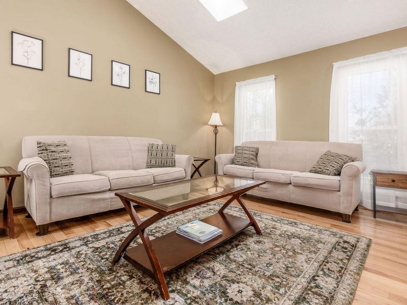 703 Suntree Drive , Westerville, OH 43081 Photo 4