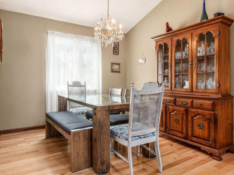 703 Suntree Drive , Westerville, OH 43081 Photo 5