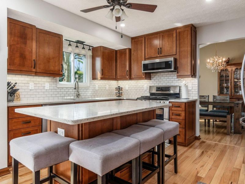 703 Suntree Drive , Westerville, OH 43081 Photo 7