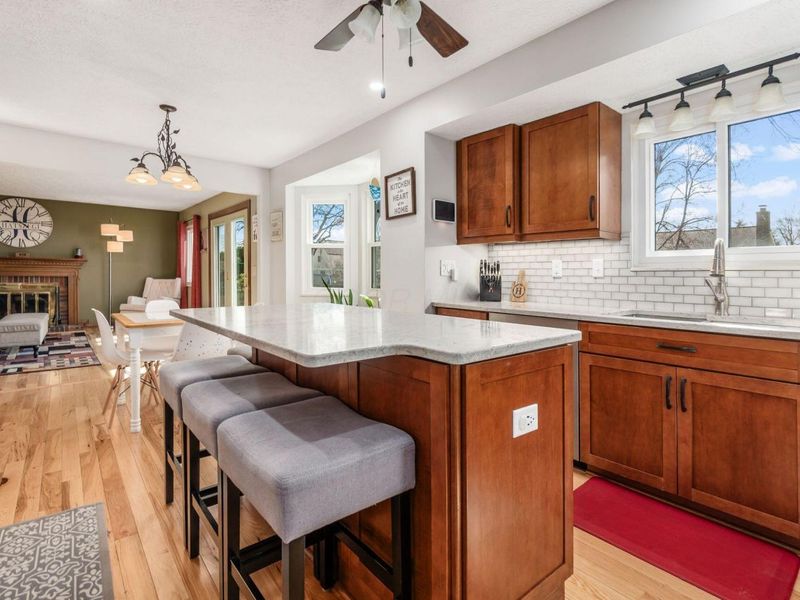 703 Suntree Drive , Westerville, OH 43081 Photo 8