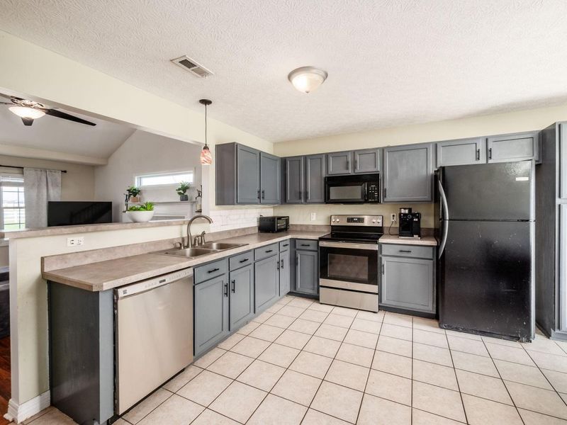 146 Dowler Drive, South Bloomfield, OH 43103 Photo 13