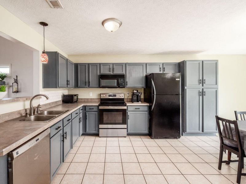 146 Dowler Drive, South Bloomfield, OH 43103 Photo 14