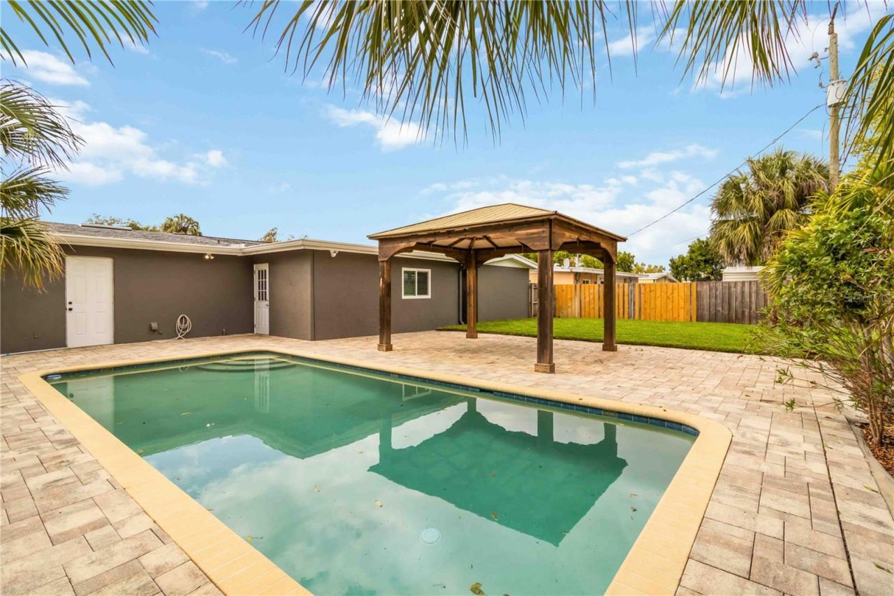 5823 22nd Street W, Bradenton, FL 34207 Photo