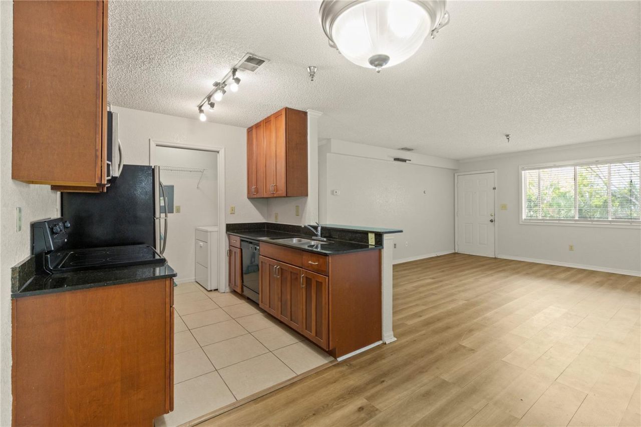 10265 Gandy Boulevard N, Unit 1401, Saint Petersburg, FL 33702 Photo