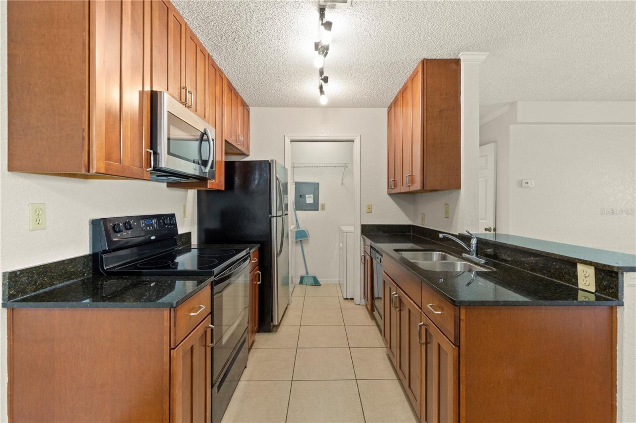 10265 Gandy Boulevard N, Unit 1401, Saint Petersburg, FL 33702 Photo