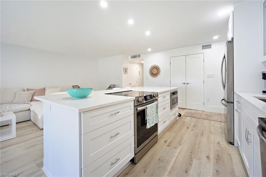 1910 Gulf Shore Blvd N, Unit 102, Naples, FL 34102 Photo