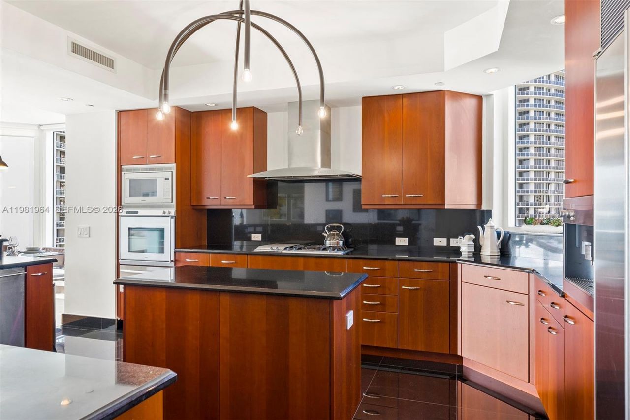 6000 Island Blvd, Unit 1208, Aventura, FL 33160 Photo