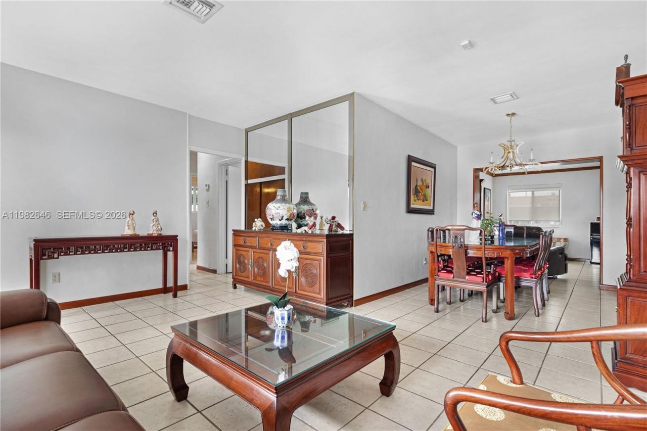 4660 W 9th Ave, Hialeah, FL 33012 Photo