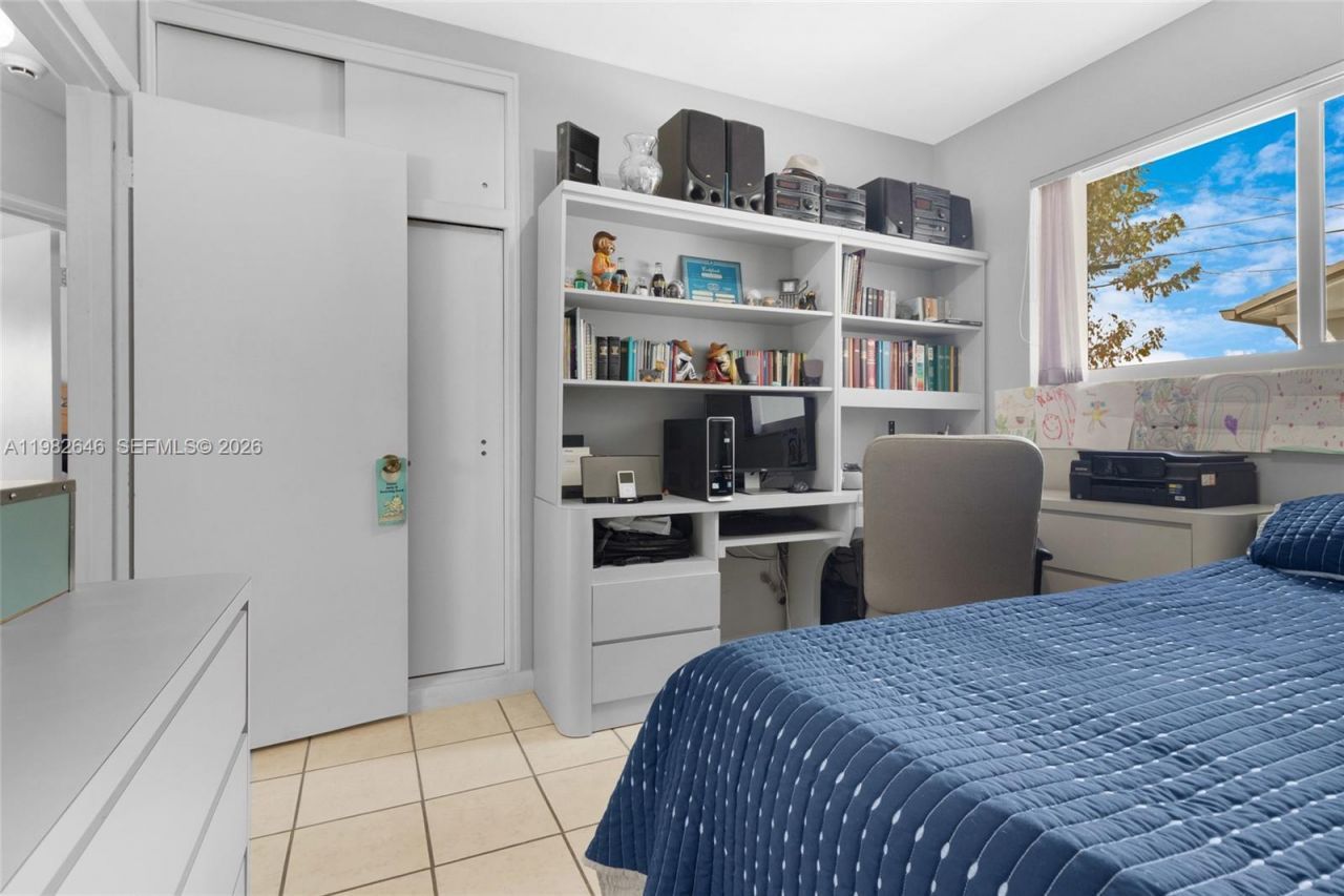 4660 W 9th Ave, Hialeah, FL 33012 Photo