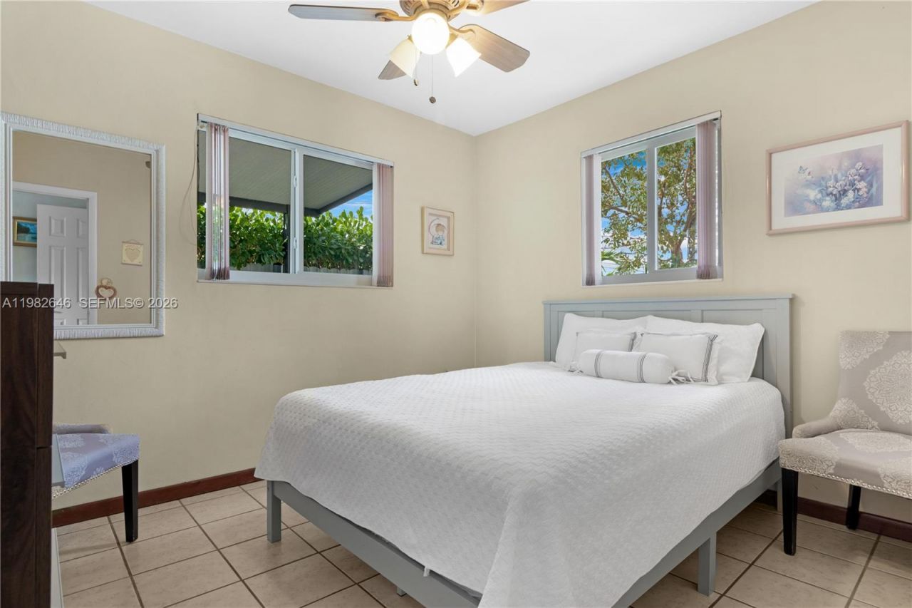 4660 W 9th Ave, Hialeah, FL 33012 Photo