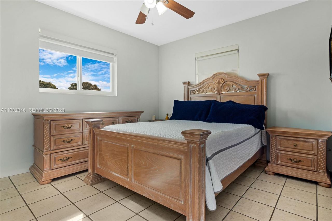 4660 W 9th Ave, Hialeah, FL 33012 Photo