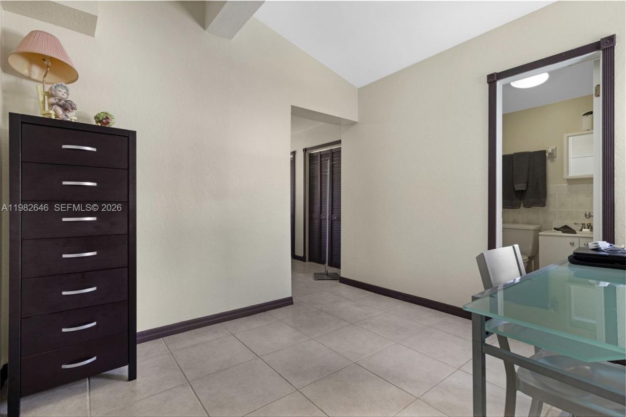 4660 W 9th Ave, Hialeah, FL 33012 Photo