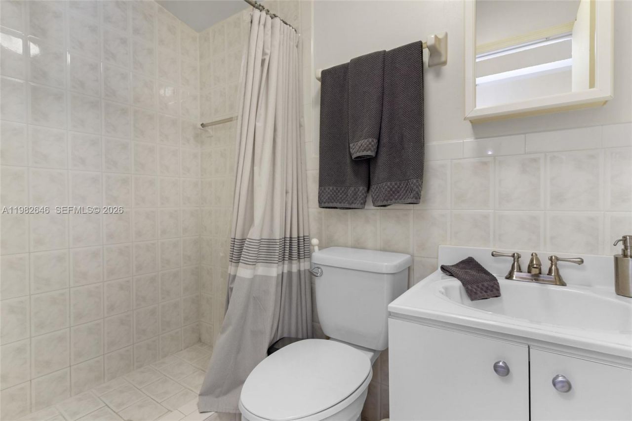 4660 W 9th Ave, Hialeah, FL 33012 Photo