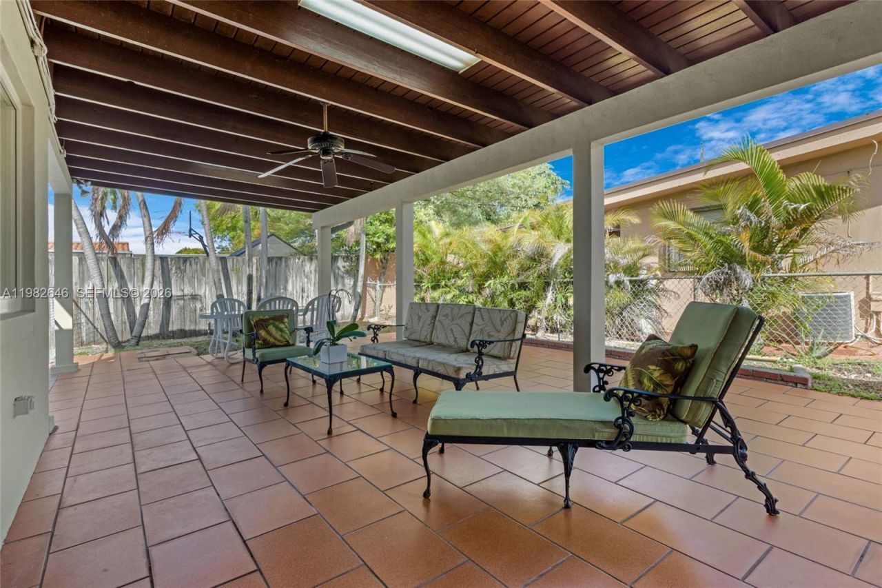 4660 W 9th Ave, Hialeah, FL 33012 Photo