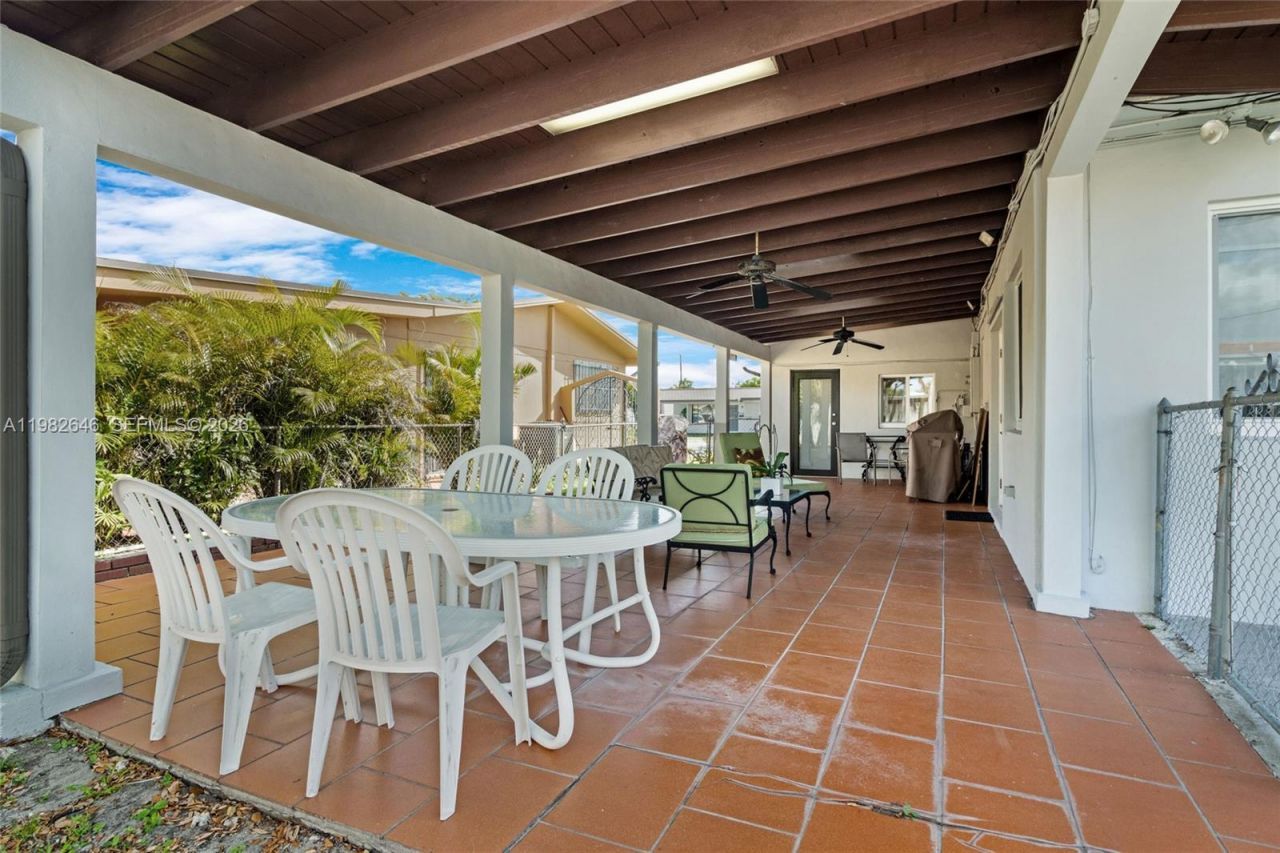 4660 W 9th Ave, Hialeah, FL 33012 Photo