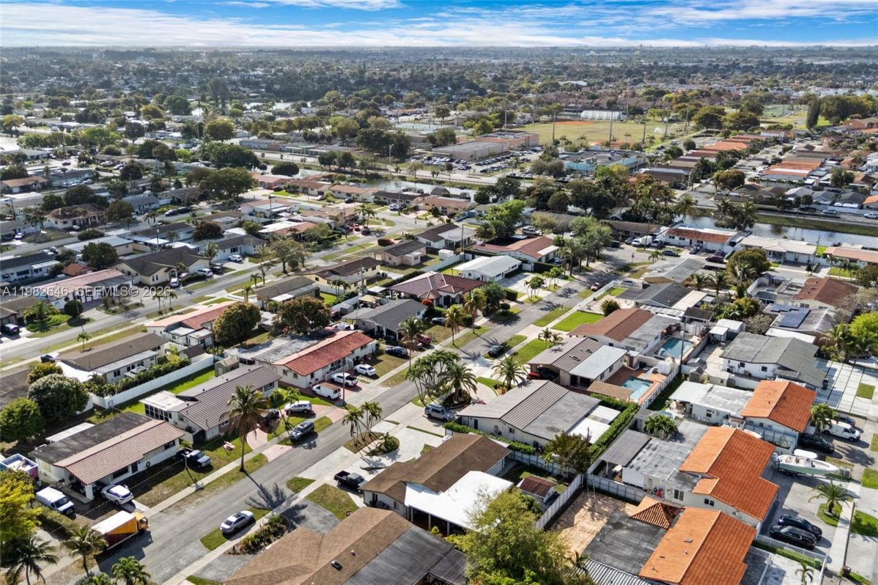 4660 W 9th Ave, Hialeah, FL 33012 Photo