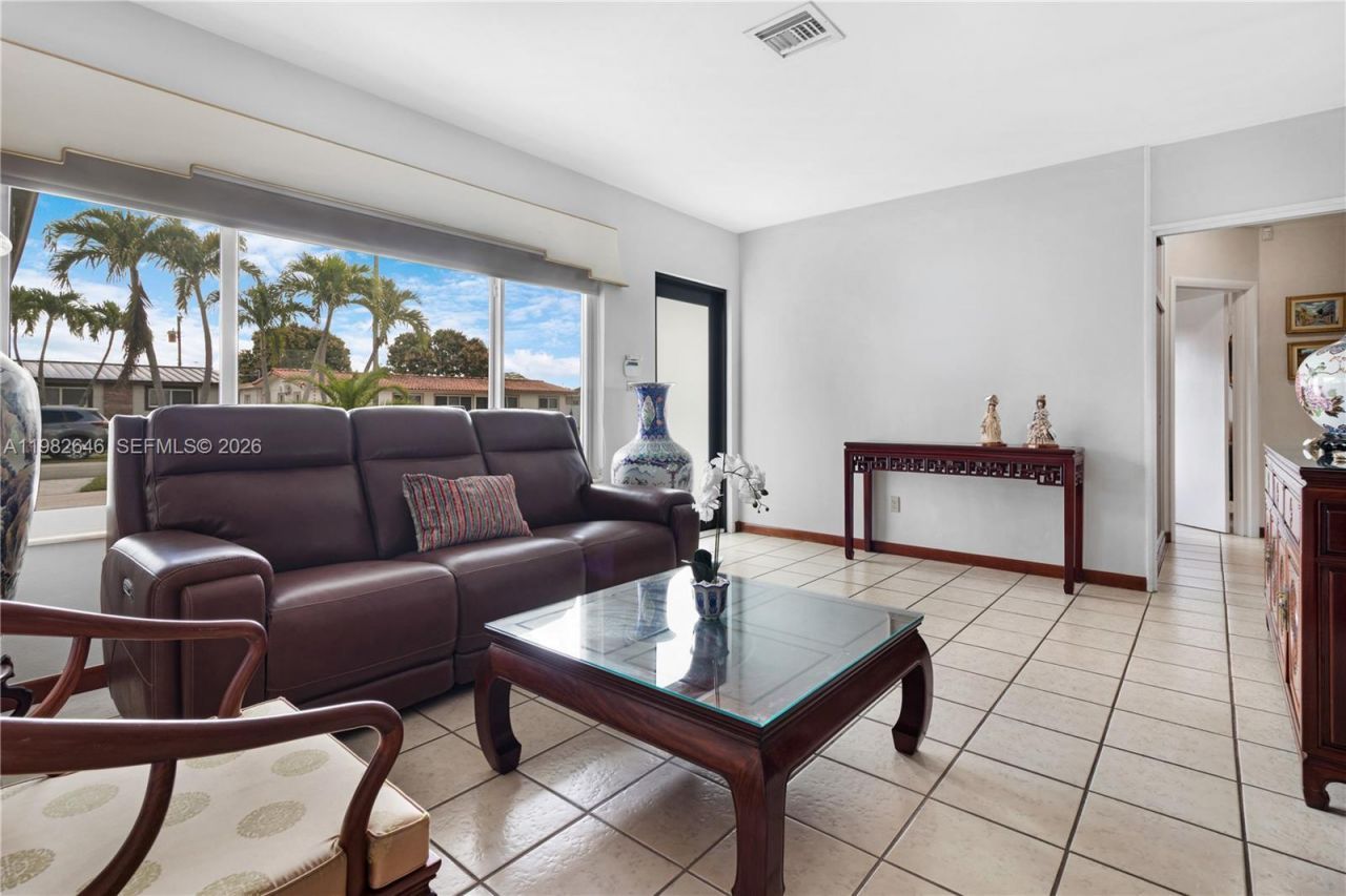 4660 W 9th Ave, Hialeah, FL 33012 Photo