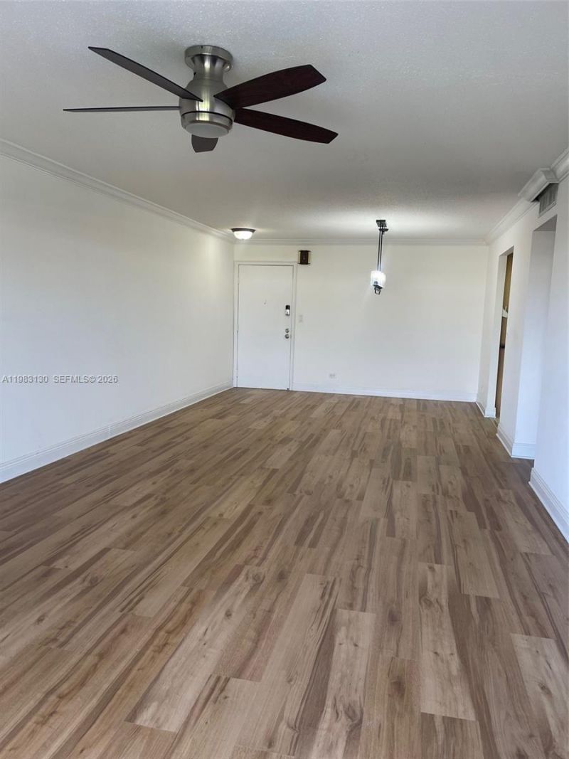 8107 SW 72nd Ave, Unit 423E, Miami, FL 33143 Photo