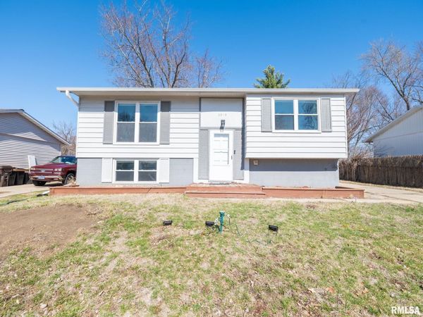 3919 W VIRDEN Drive, Peoria, IL 61615