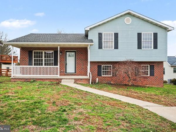 17 MASON DIXON DRIVE , LITTLESTOWN, PA 17340