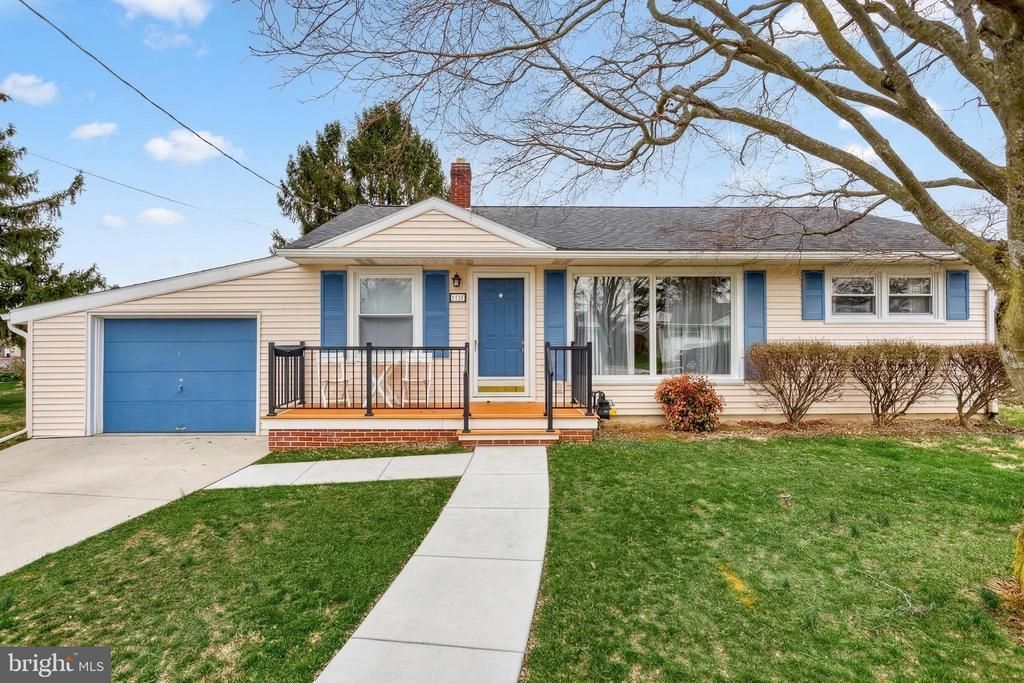 30 Lincoln Drive, Hanover, PA 17331 Main Photo