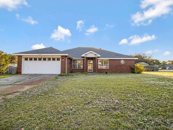 1675 Winding Shore Dr, Gulf Breeze, FL 32563