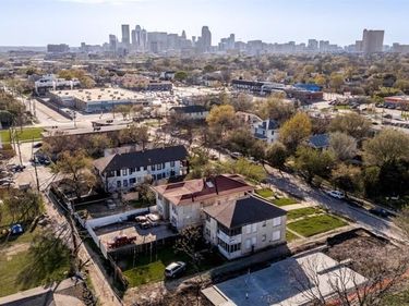 4940 E Side Avenue, Dallas, TX 75214