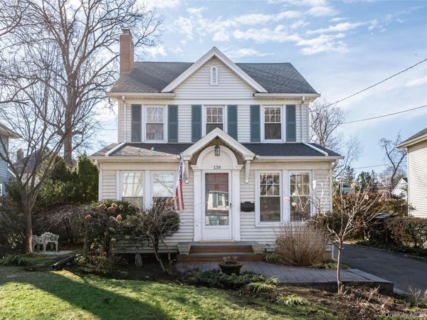 138 Hillcrest Avenue, Manhasset, NY 11030