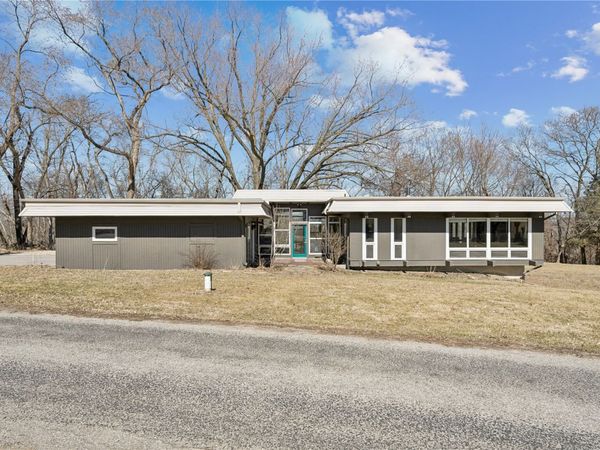 1980 Valley View Drive NE, North Liberty, IA 52317
