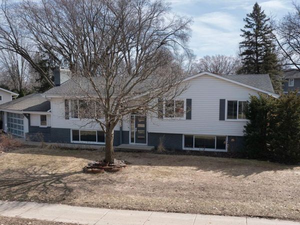 6725 Valley View Road, Edina, MN 55439