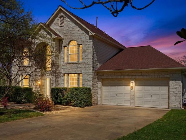 207 Silver Oak DR, Round Rock, TX 78664