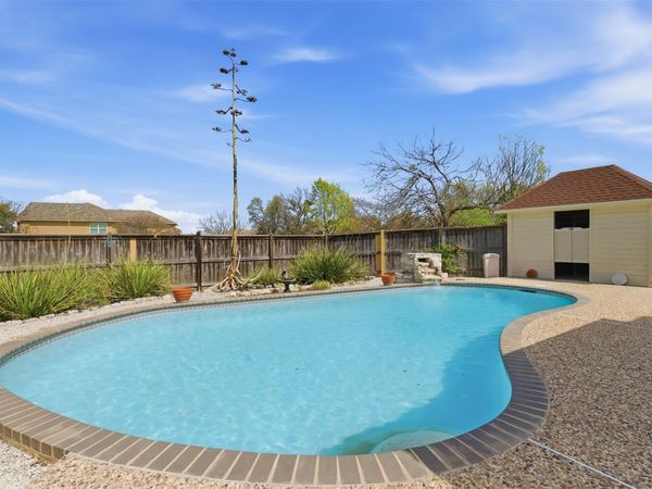 207 Silver Oak DR, Round Rock, TX 78664