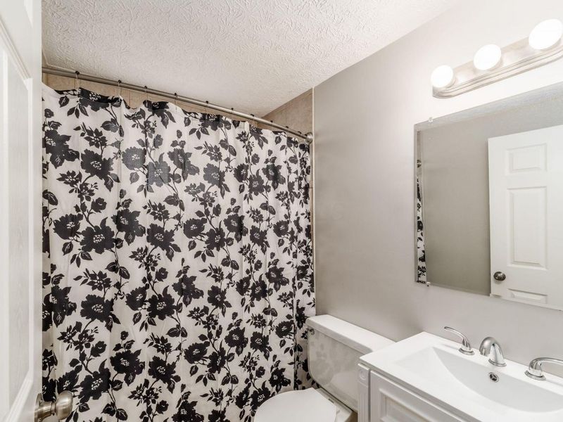 5972 Maple Canyon Avenue , Columbus, OH 43229 Photo 13