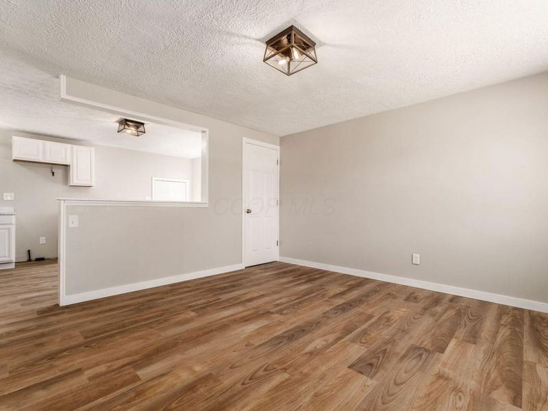 5972 Maple Canyon Avenue , Columbus, OH 43229 Photo 5