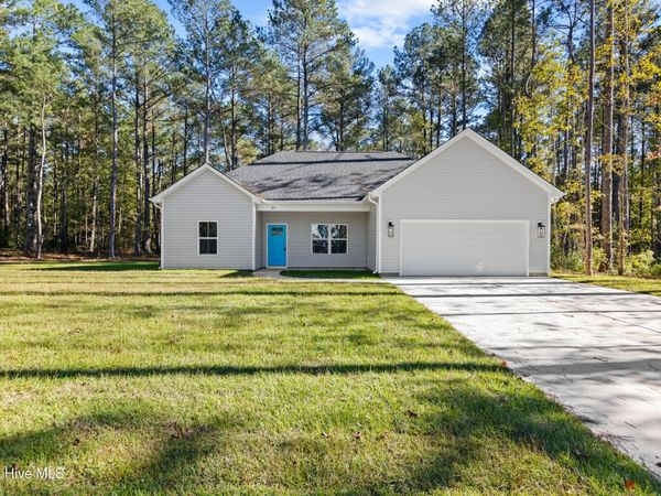 105 Plum Court , Burgaw, NC 28425