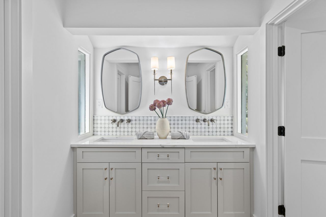 1018 Casseque Province Photo 29