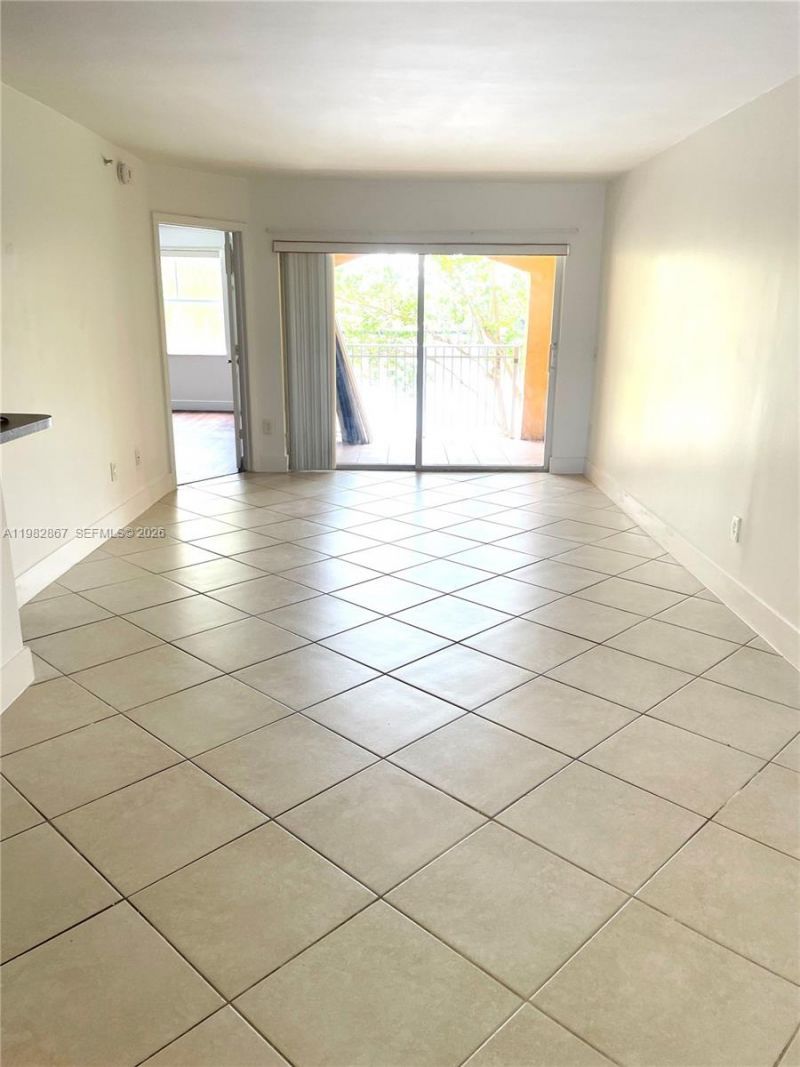 9640 NW 2nd St, Unit 5-305, Pembroke Pines, FL 33024 Photo
