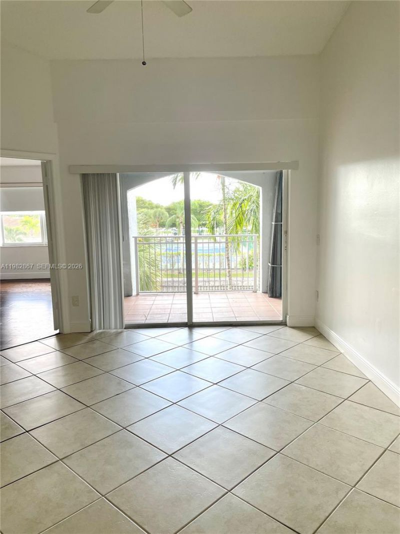 9640 NW 2nd St, Unit 5-305, Pembroke Pines, FL 33024 Photo