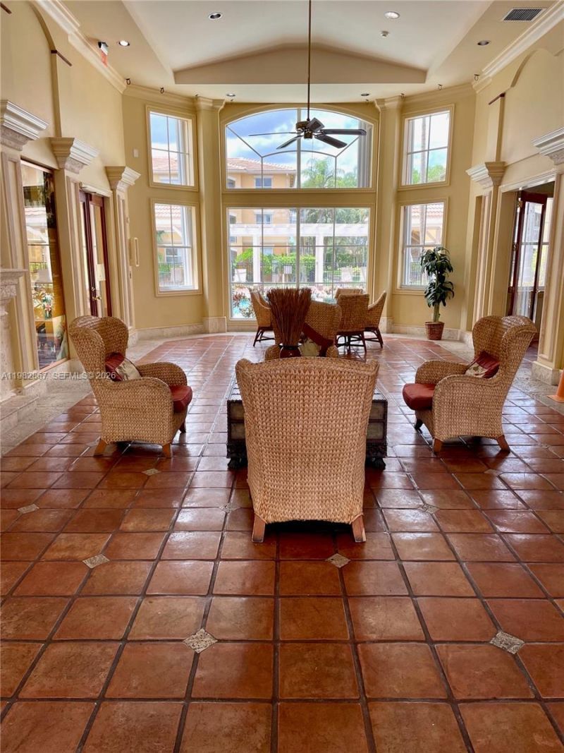 9640 NW 2nd St, Unit 5-305, Pembroke Pines, FL 33024 Photo